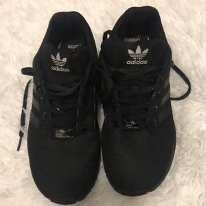 Black Adidas tennis